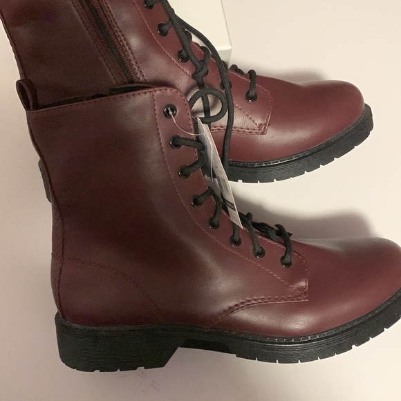 Time and Tru Lug Boots Combat - Picture 4 of 4